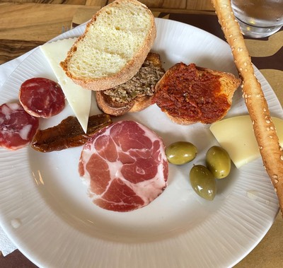 211104MessinaWineTastingFoodCropped