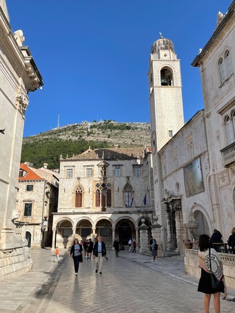 211105DubrovnikWideStreet