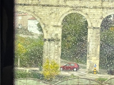 211108SplitRainRomanAqueduct