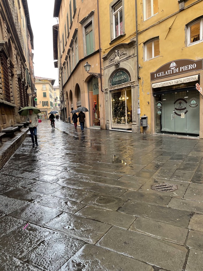 211115TuscanyStreet